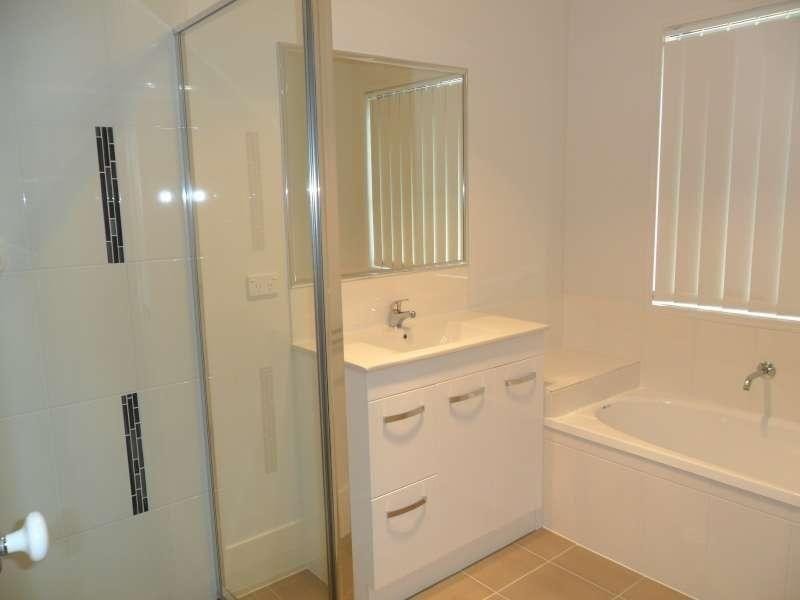 1/3 Nadia Place, Morayfield QLD 4506