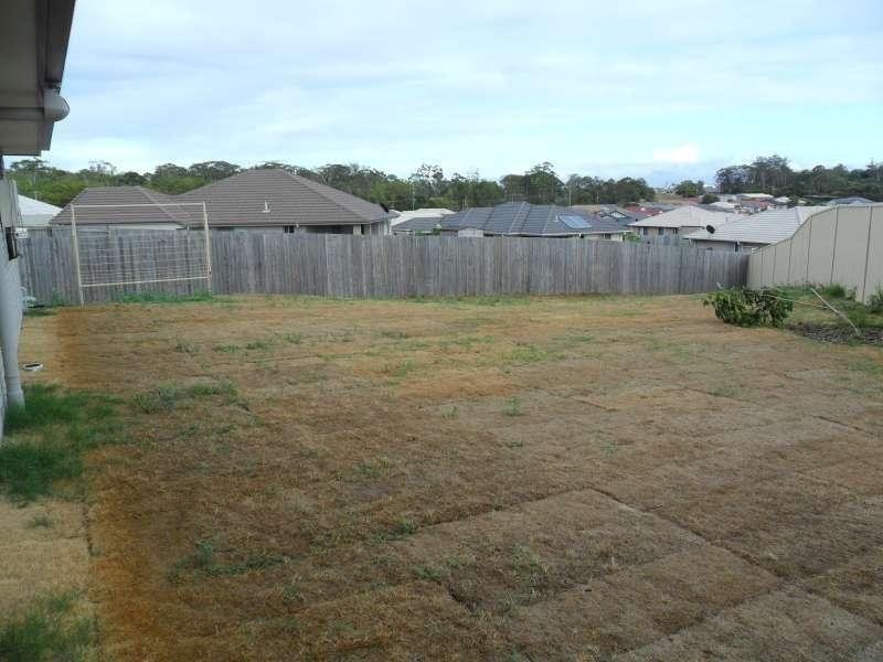 1/3 Nadia Place, Morayfield QLD 4506
