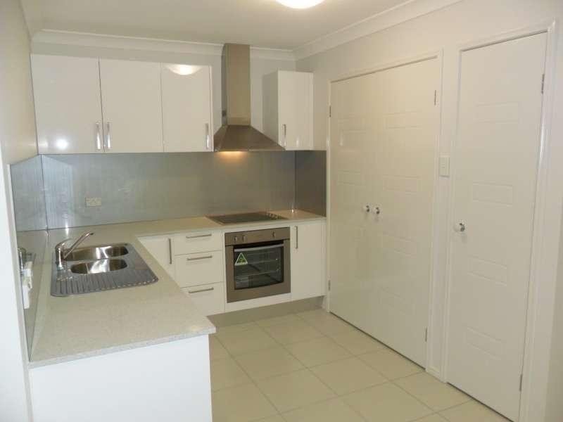 2/3 Nadia Place, Morayfield QLD 4506