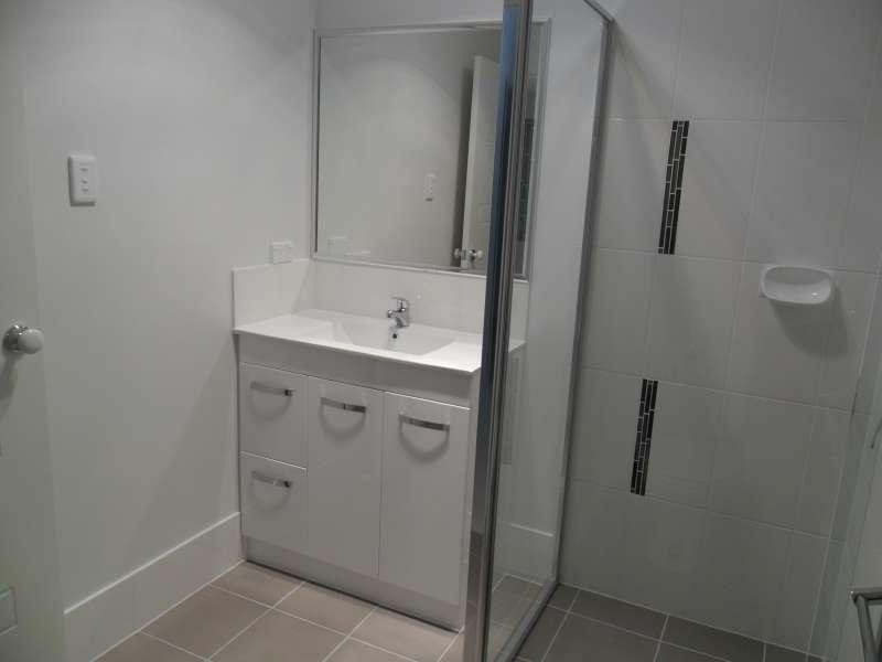 2/3 Nadia Place, Morayfield QLD 4506