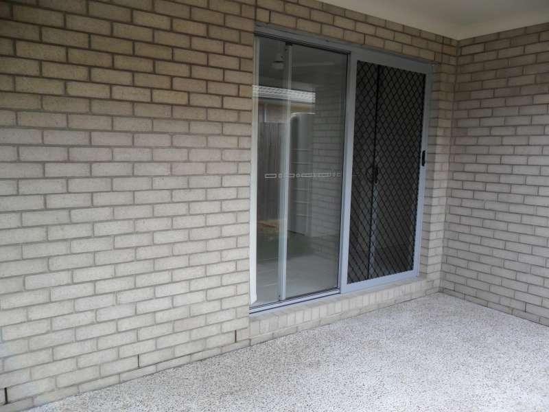 2/3 Nadia Place, Morayfield QLD 4506