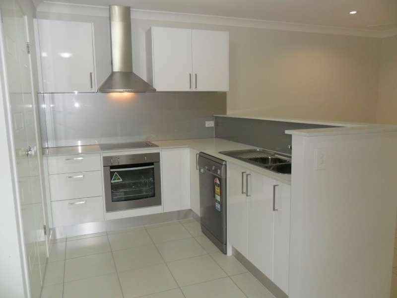 2/51 Peacherine Circuit, Bellmere QLD 4510