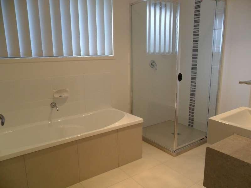 1/23 Bowerbird Crescent, Dakabin QLD 4503