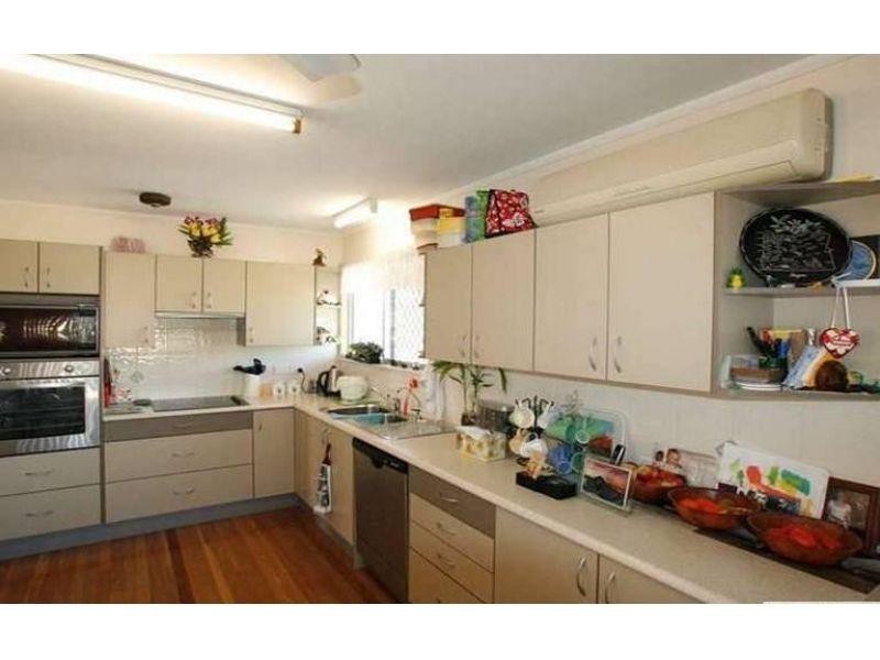 6 Andrew Street, Kallangur QLD 4503