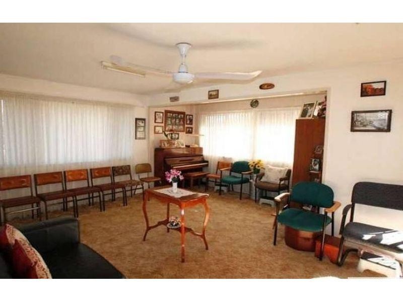 6 Andrew Street, Kallangur QLD 4503