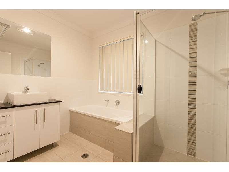 1/16 Aleiyah Street, Caboolture QLD 4510