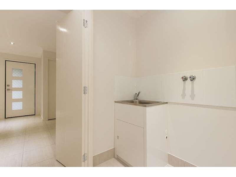 2/16 Aleiyah Street, Caboolture QLD 4510