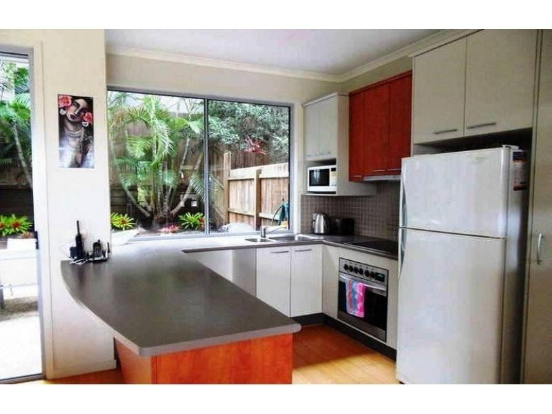 1/118 Railway Parade, Norman Park QLD 4170