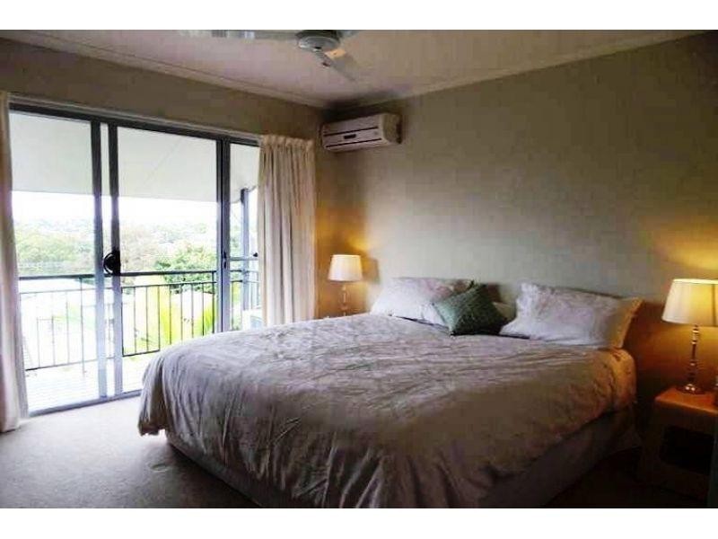 1/118 Railway Parade, Norman Park QLD 4170