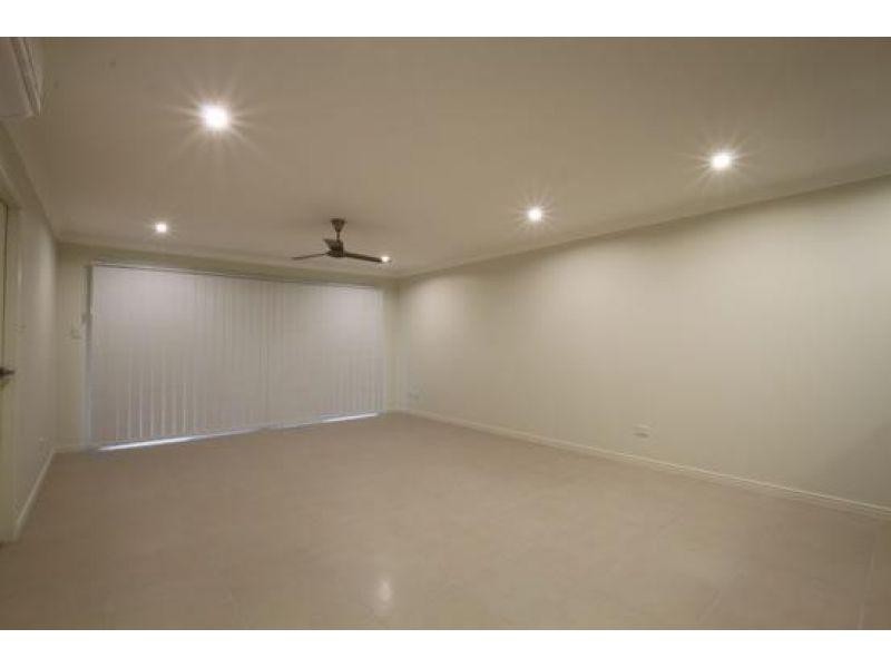 1/10 Homeland Crescent, Warner QLD 4500