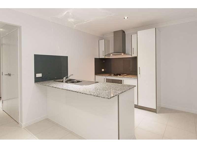 2/33 Lotus Ave, Bellmere QLD 4510