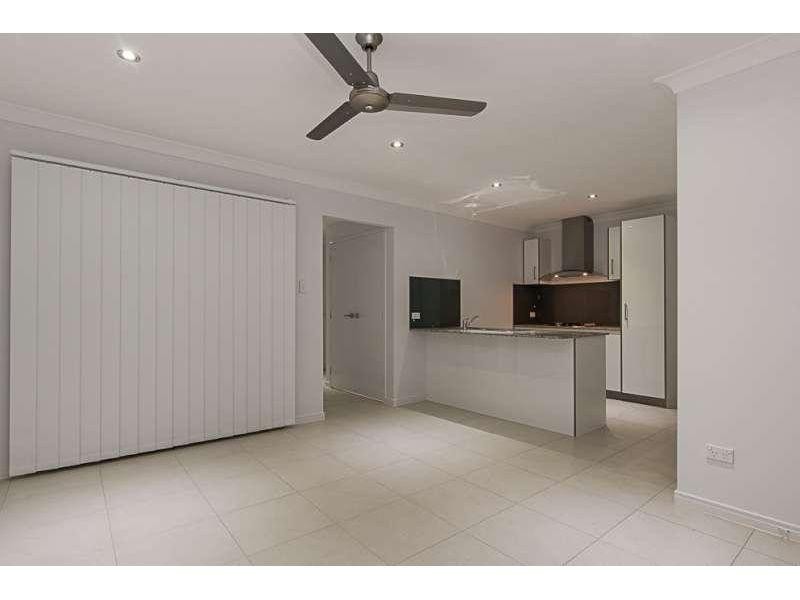 2/33 Lotus Ave, Bellmere QLD 4510