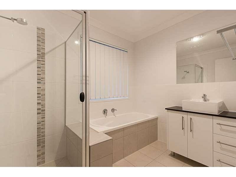 1/33 Lotus Ave, Bellmere QLD 4510