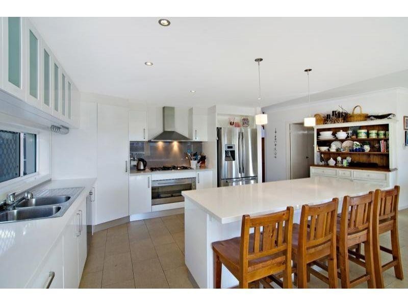 4 Cremorne Place, Brighton QLD 4017