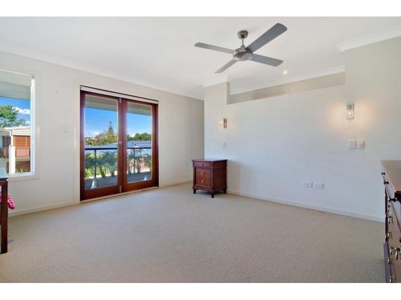 4 Cremorne Place, Brighton QLD 4017