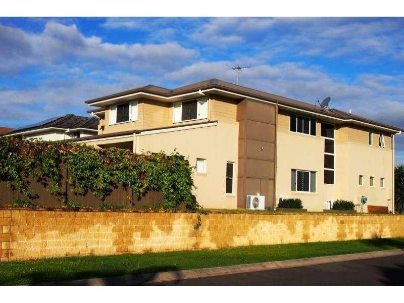 4 Cremorne Place, Brighton QLD 4017