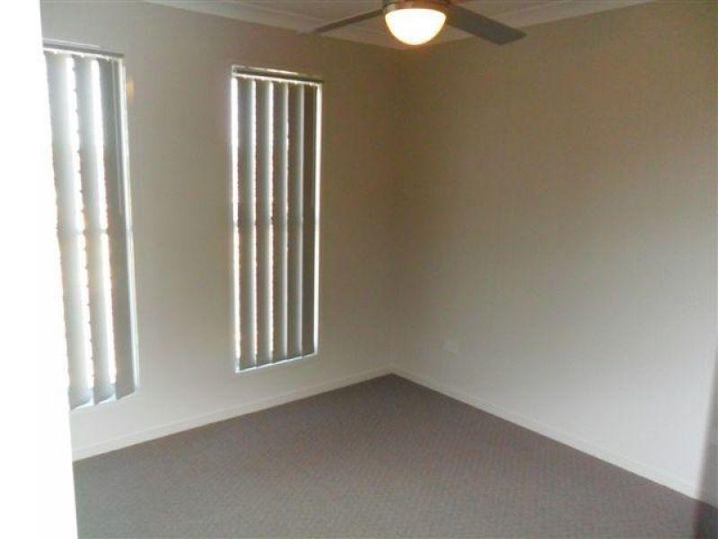 2/7 River Breeze Drive, Griffin QLD 4503