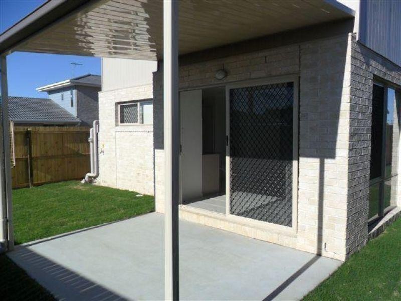 1/9 River Breeze Drive, Griffin QLD 4503