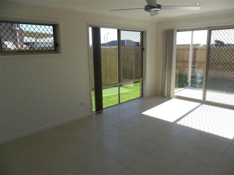 1/9 River Breeze Drive, Griffin QLD 4503