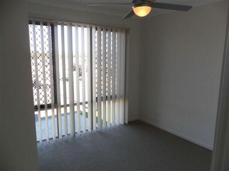 2/9 River Breeze Drive, Griffin QLD 4503