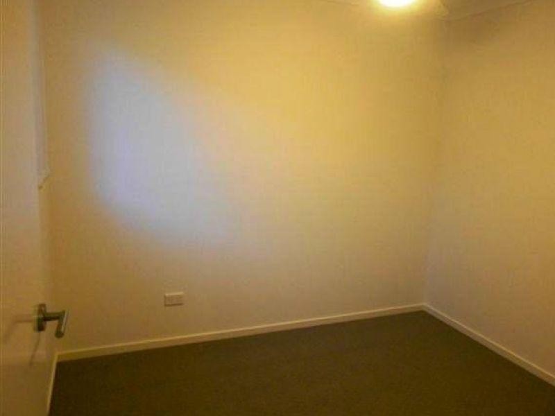 2/33 Braxlaw Crescent, Dakabin QLD 4503