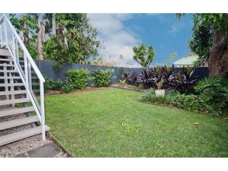 221 Rainbow Street, Sandgate QLD 4017