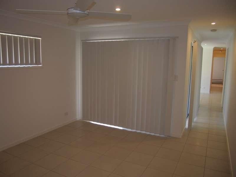 1/27 Braxlaw Crescent, Dakabin QLD 4503