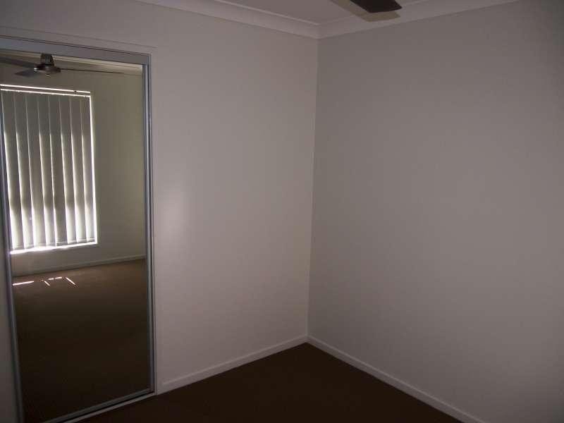 2/2A Montree Circuit, Kallangur QLD 4503