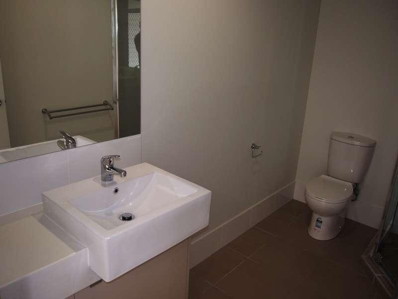 2/2A Montree Circuit, Kallangur QLD 4503