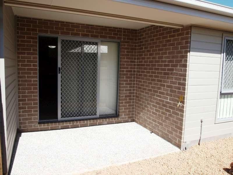 2/2A Montree Circuit, Kallangur QLD 4503