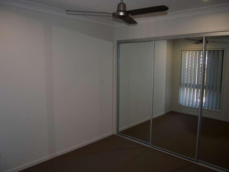 2/2A Montree Circuit, Kallangur QLD 4503