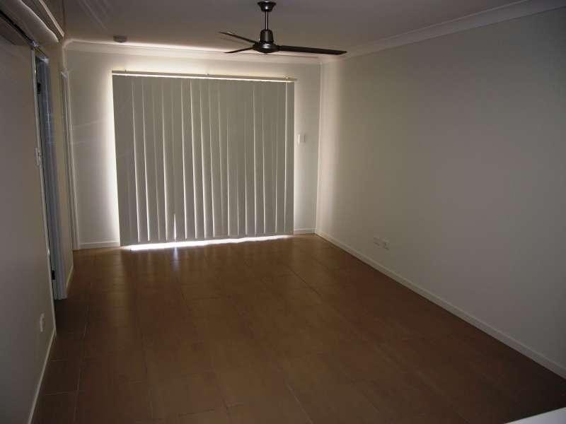2/2A Montree Circuit, Kallangur QLD 4503