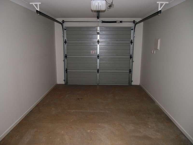 2/2A Montree Circuit, Kallangur QLD 4503