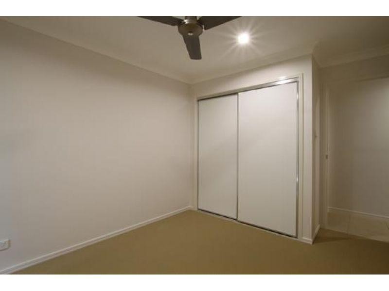 2/64 Sunflower Crescent, Upper Caboolture QLD 4510