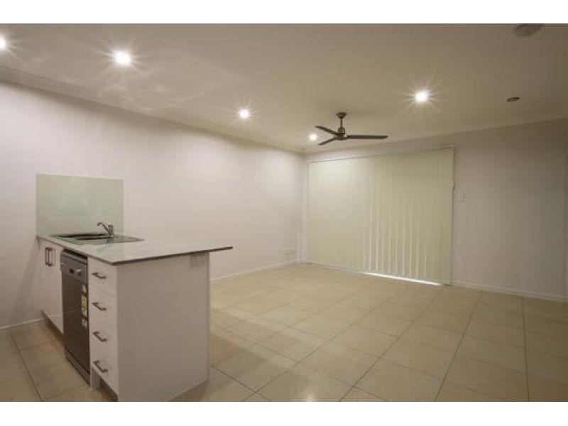 2/64 Sunflower Crescent, Upper Caboolture QLD 4510