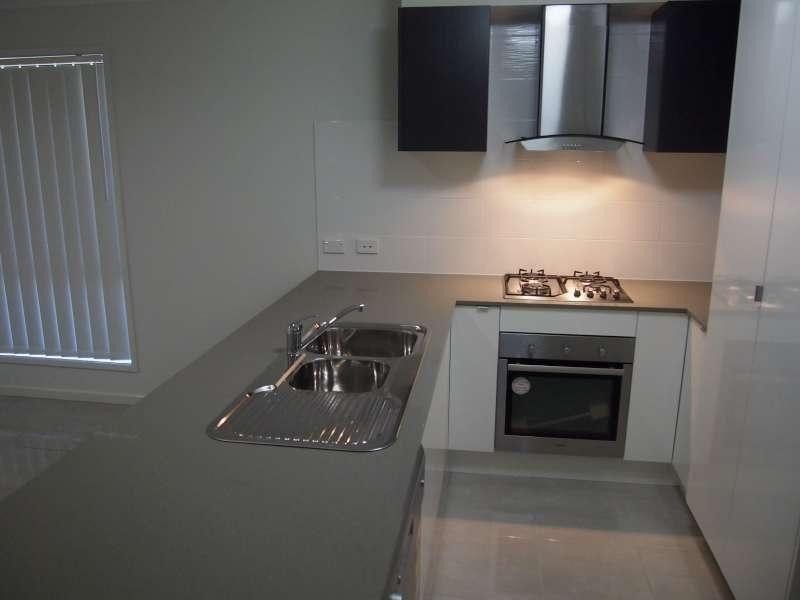 1/17 Birchgrove Crescent, Kallangur QLD 4503