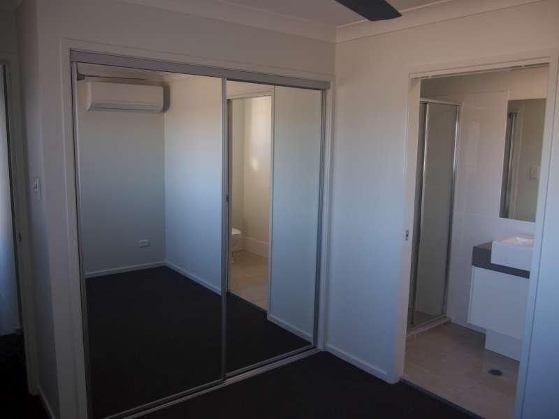 1/17 Birchgrove Crescent, Kallangur QLD 4503