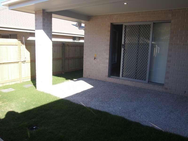 1/17 Birchgrove Crescent, Kallangur QLD 4503