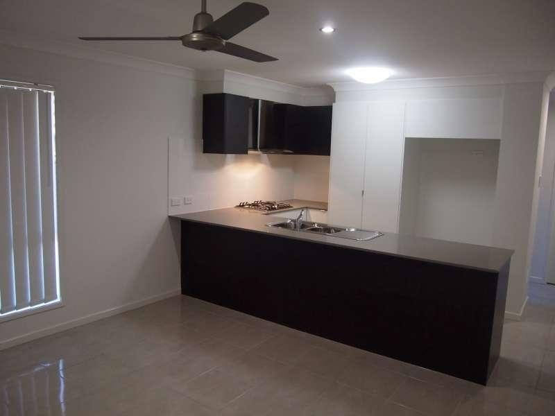 1/17 Birchgrove Crescent, Kallangur QLD 4503