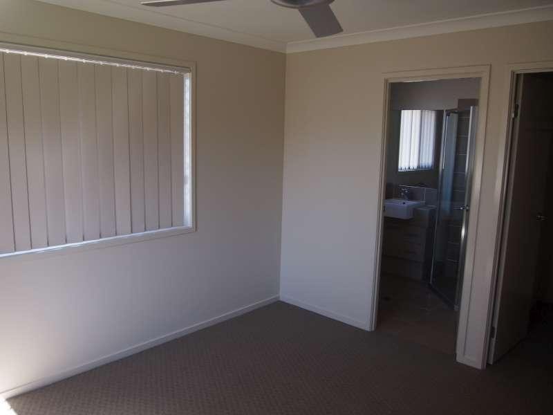 2/36 Greene Street, Rothwell QLD 4022