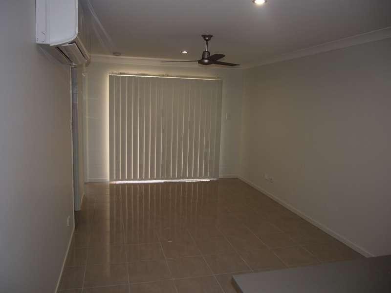 2/17 Birchgrove Crescent, Kallangur QLD 4503