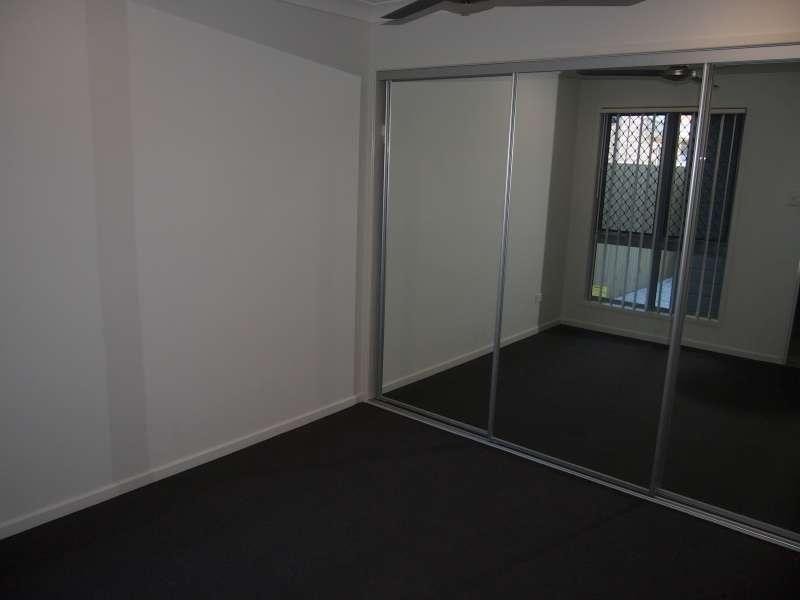 2/17 Birchgrove Crescent, Kallangur QLD 4503