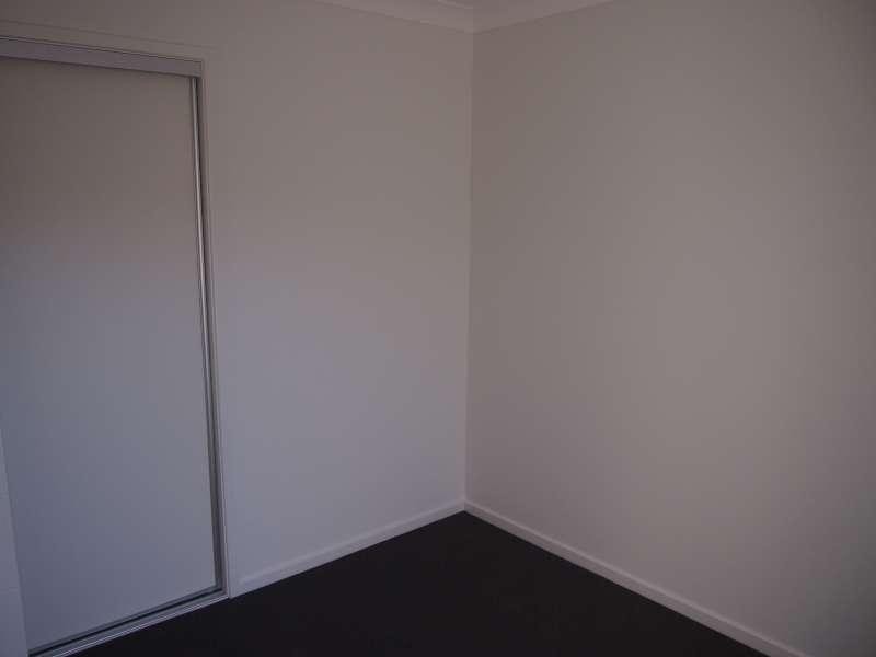 2/17 Birchgrove Crescent, Kallangur QLD 4503