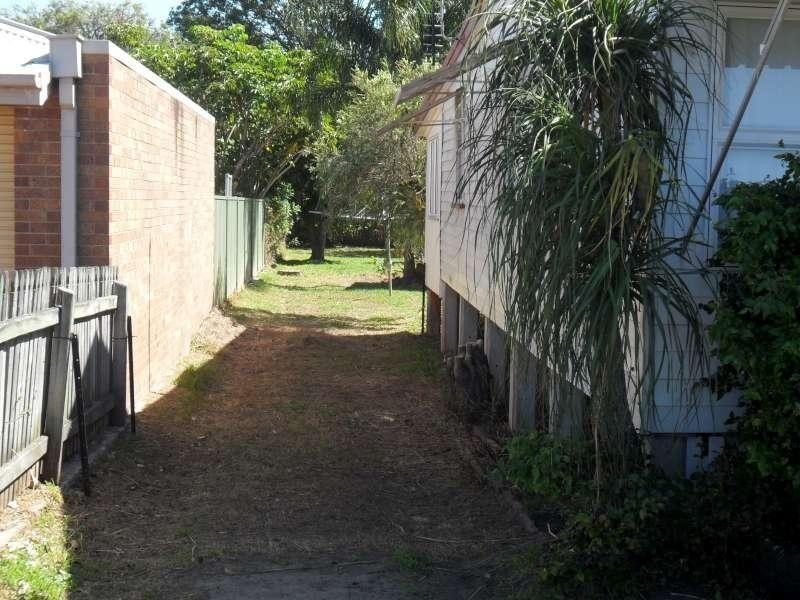 7 Esplanade, Deception Bay QLD 4508