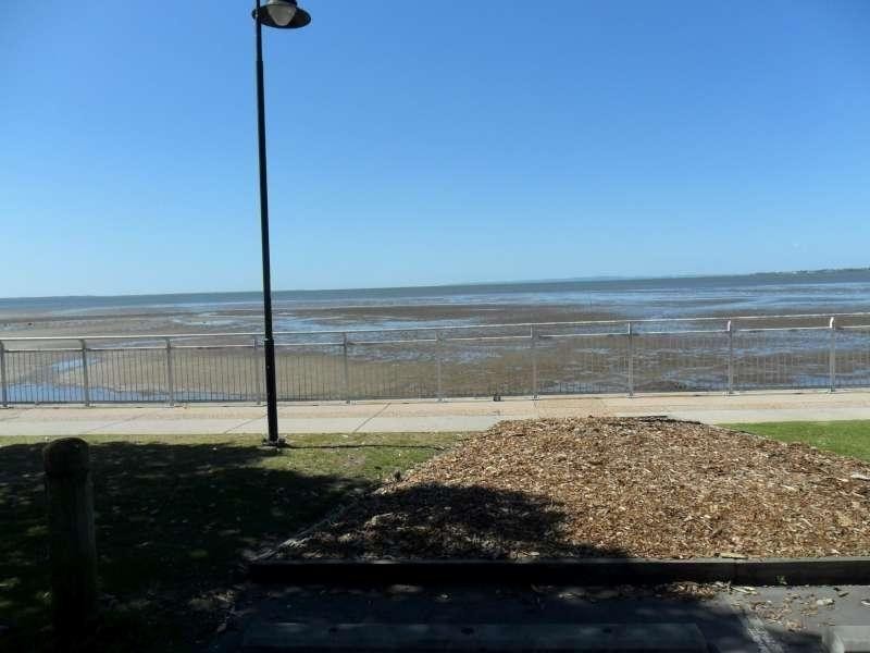7 Esplanade, Deception Bay QLD 4508