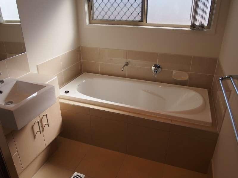 1/5 Honeyeater Crescent, Dakabin QLD 4503