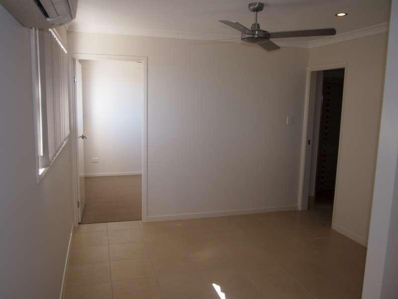 2/5 Honeyeater Crescent, Dakabin QLD 4503