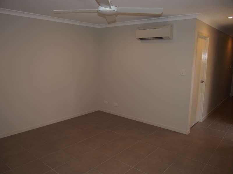 1/52 Birchgrove Crescent, Kallangur QLD 4503