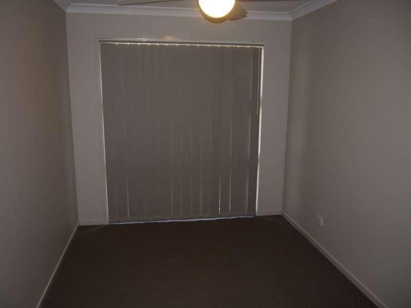 1/52 Birchgrove Crescent, Kallangur QLD 4503