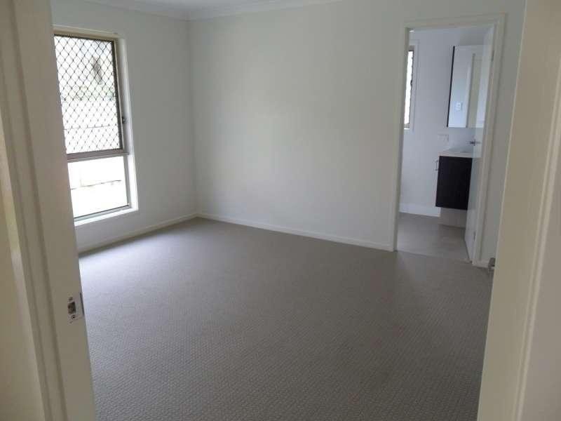 33 Cootharba Crescent, Warner QLD 4500